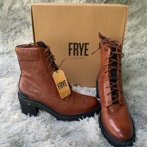 BNIB Frye Savannah Combat Boots